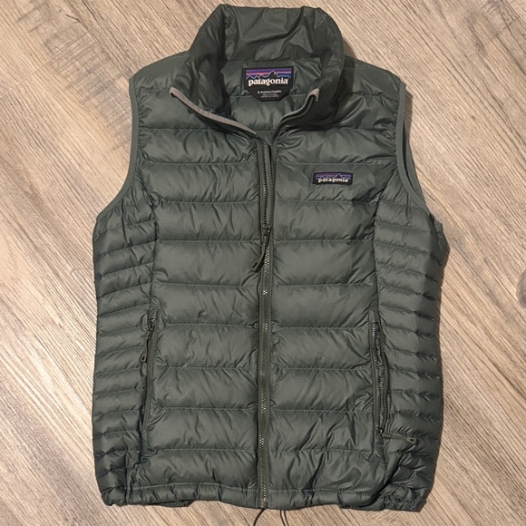Patagonia Jackets & Blazers - Patagonia Forest Green Quilted Vest